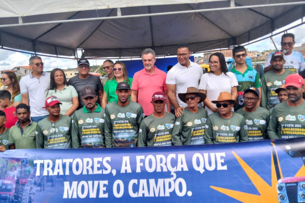 Araci realiza grande Festa do Trabalhador com desfile, homenagens e participação popular